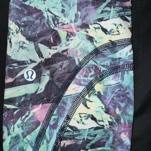 Lululemon Pattern Cropped Leggings
